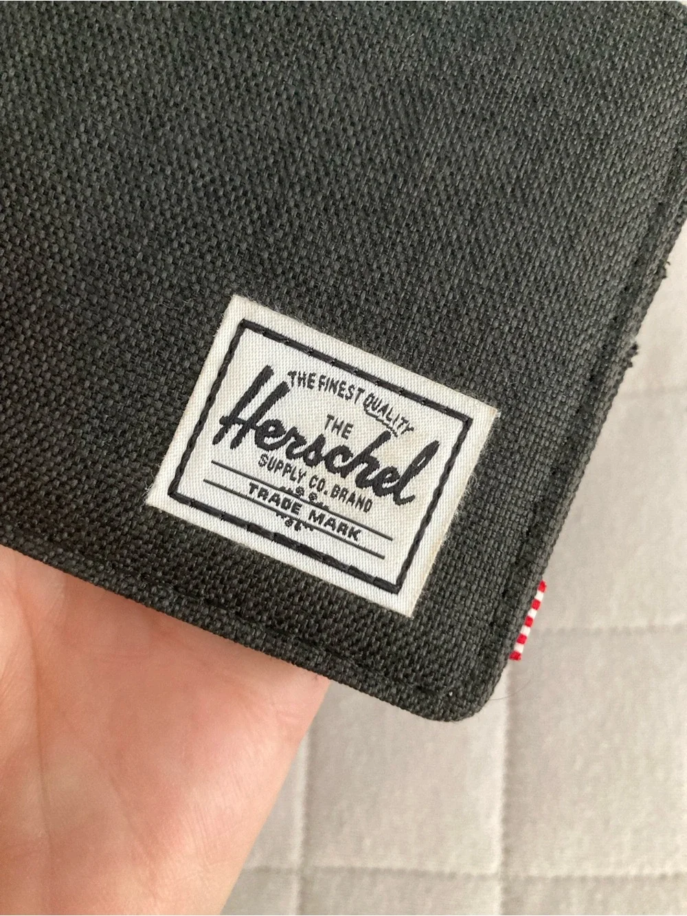 Herschel Supply Company compact bi